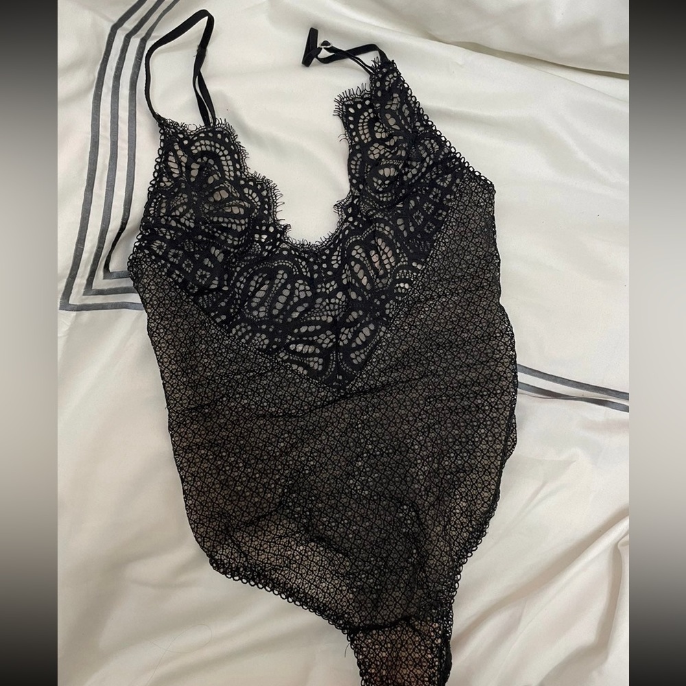 Violette Lace Body Black